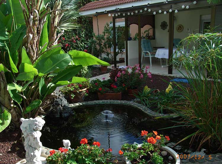 Gepflegter Bungalow in absolut ruhiger Lage mit separatem Apartment.