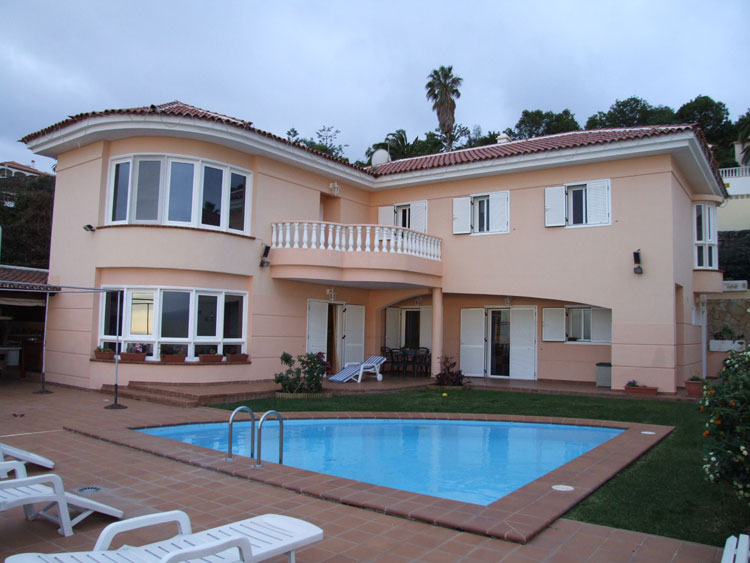 http://www.steinert-invest.com/images/immoimg/C5-3777-casa-piscina.jpg