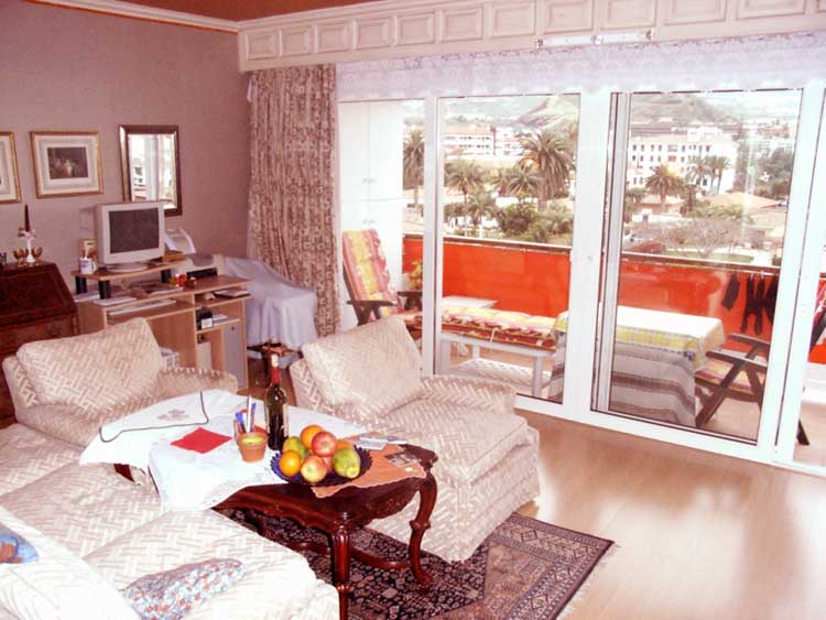 Apartment im oberstem Stockwerk, mit Blick zum Teide und Meer