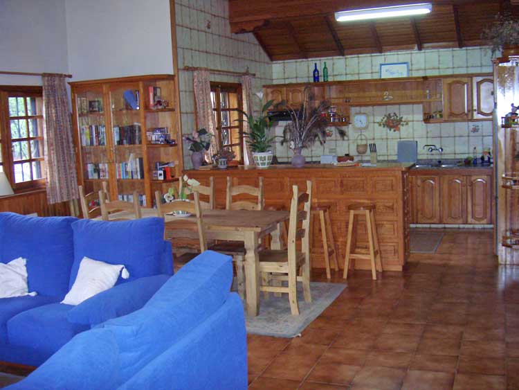 Casa con solar de apr. 1.000 m2.